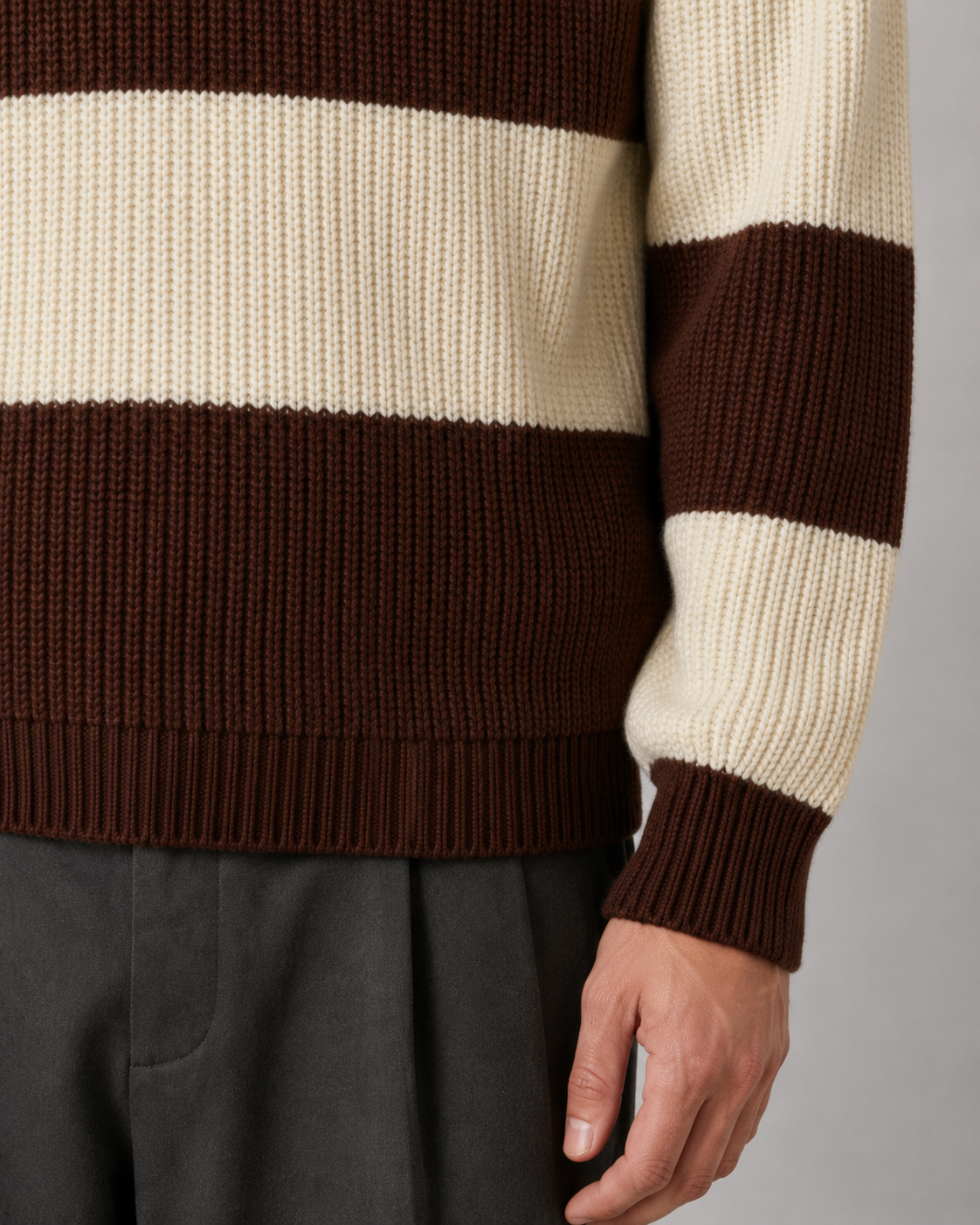 Sweter Polo Rajut Bergaris Bertekstur Pria Warna Cokelat Tua