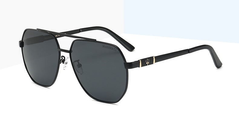 Kacamata Hitam Maserati Quattroporte
