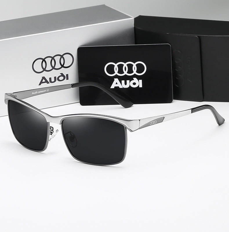 Kacamata hitam Audi A7