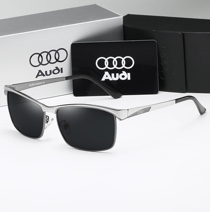 Kacamata hitam Audi A7