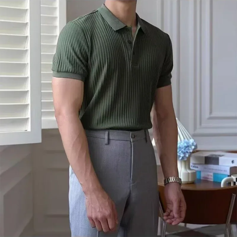 Theo Marin Herren-Poloshirt aus vertikal geripptem Strick