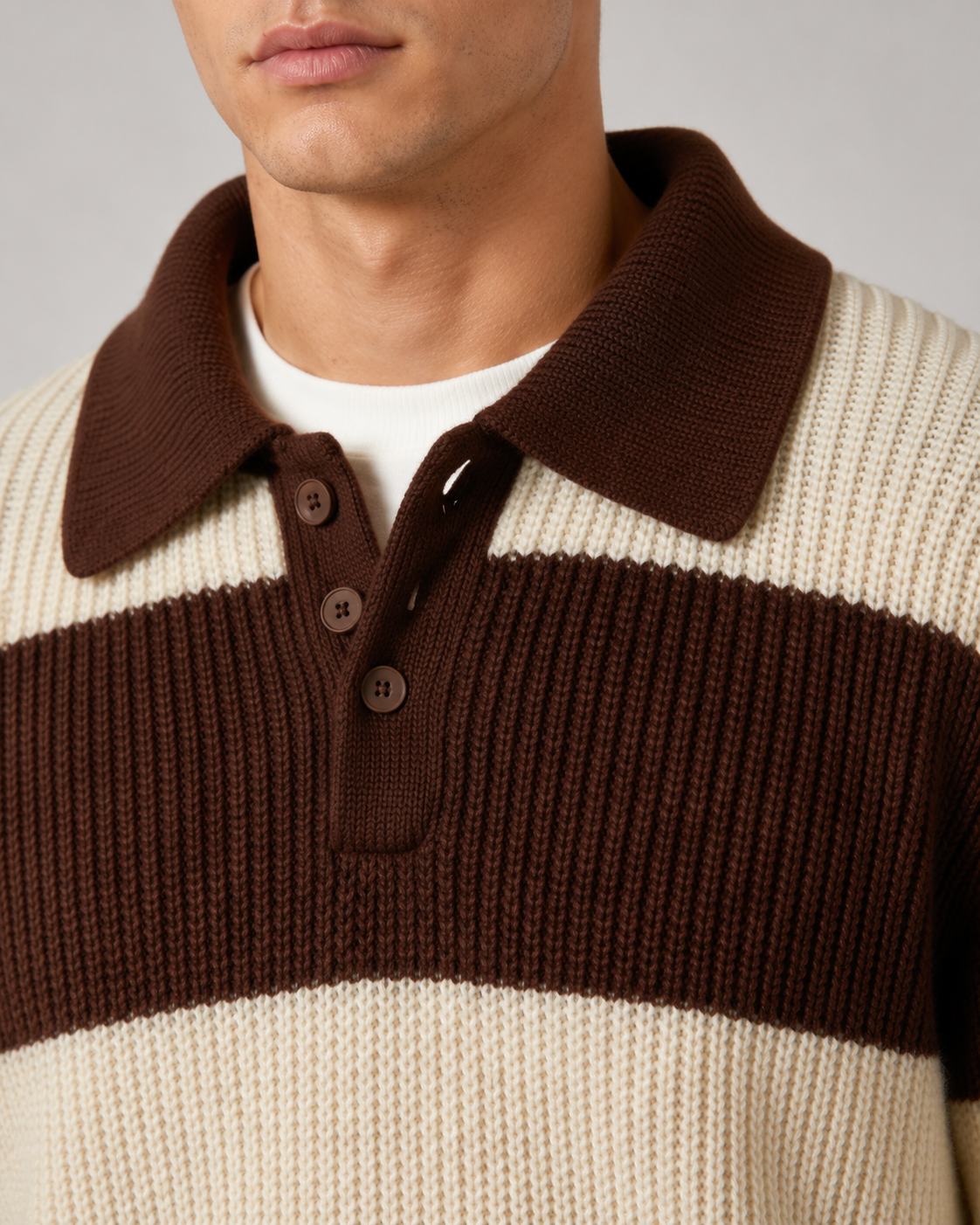 Sweter Polo Rajut Bergaris Bertekstur Pria Warna Cokelat Tua