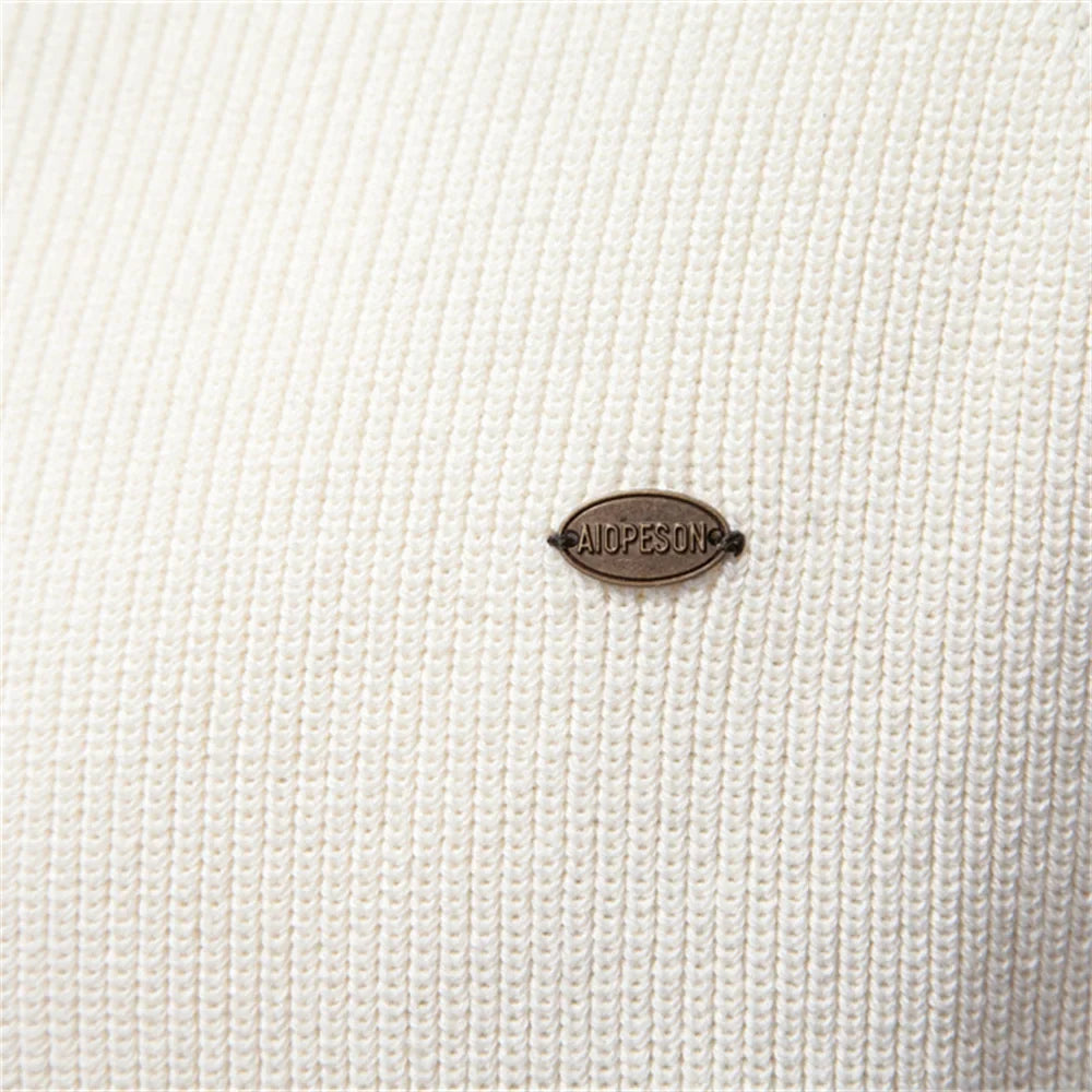 Herren-Pullover aus Baumwolle mit Stehkragen und Viertelreißverschluss