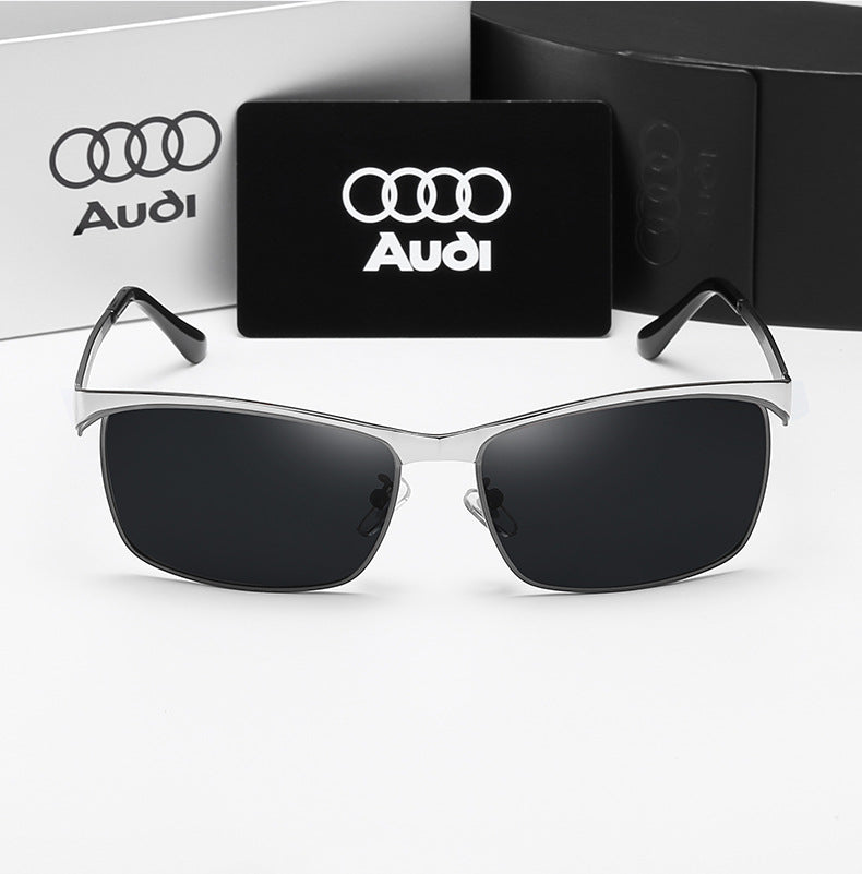 Kacamata hitam Audi A7